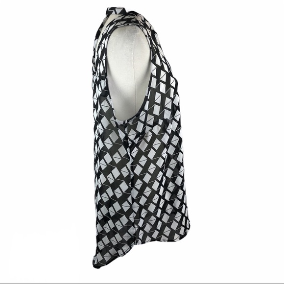 Unique Spectrum Geo Print Back Cutout Popover - Picture 4 of 8